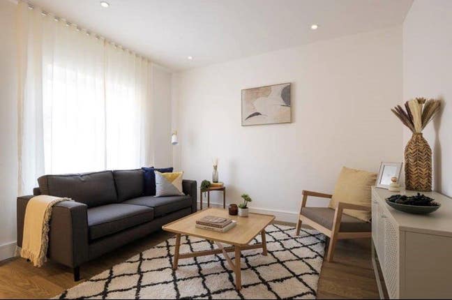 Double room to rent in a Modern TownHouse Main Photo