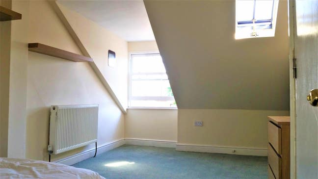 Spacious Romm  in the heart of Wolverton, MK Main Photo