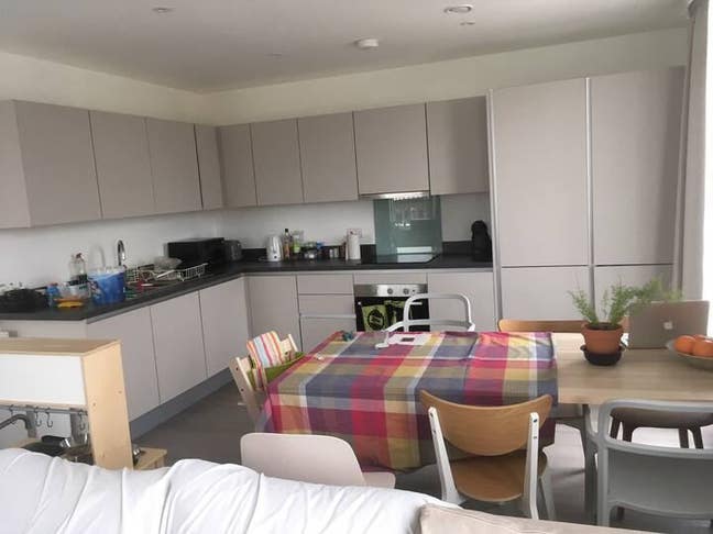 Spare room in Camberwell Main Photo