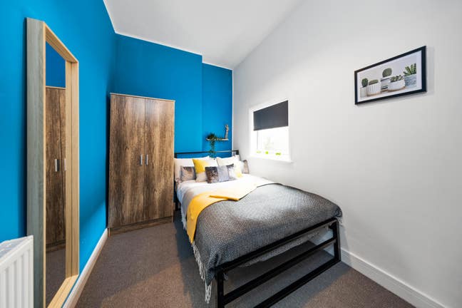 "Single Room Availble in Nuneaton Centre" Main Photo