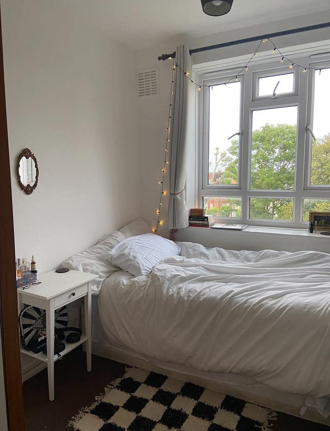 Cute & Cozy Small Double Bedroom in a 2 Bed Flat  Main Photo