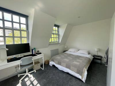 Bright double bedroom in Angel with big terrace Main Photo