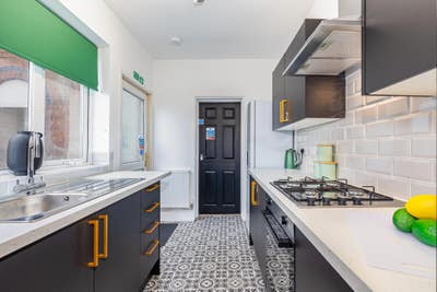 👀 Nuneaton Town Centre! Double Ensuite Room! 👀 Main Photo