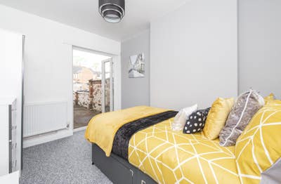 Spacious double en-suite room in Attleborough Main Photo