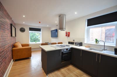 En-suite For Singles & Couples in City Centre! Main Photo