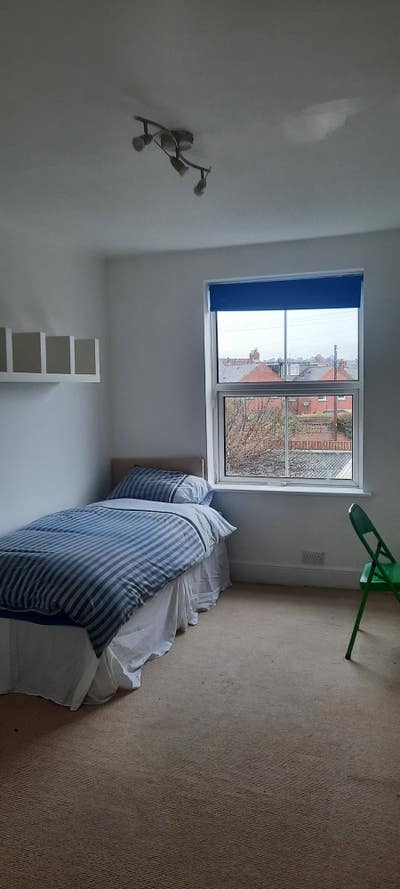 Large Room (Lgbtq+ Friendly Household) Main Photo