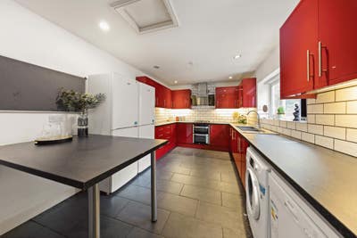 "CV1 City Centre Location!" Main Photo