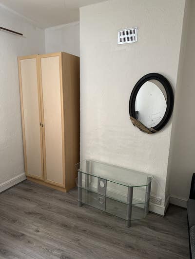 1 large double bedroom  Main Photo
