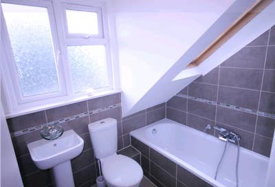 💥Reduced 💥Lovely Bright Ensuite💥Available Asap  Main Photo