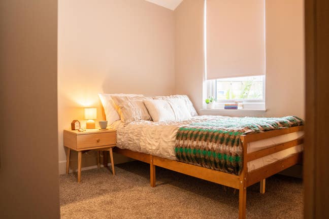 Double En-Suite Room in Shared House  Main Photo