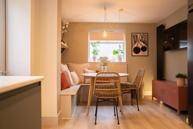 Double En-Suite Room in Shared House  Main Photo