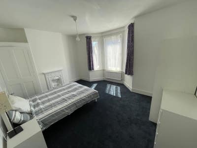 Room for Rent in a shared house.  Main Photo