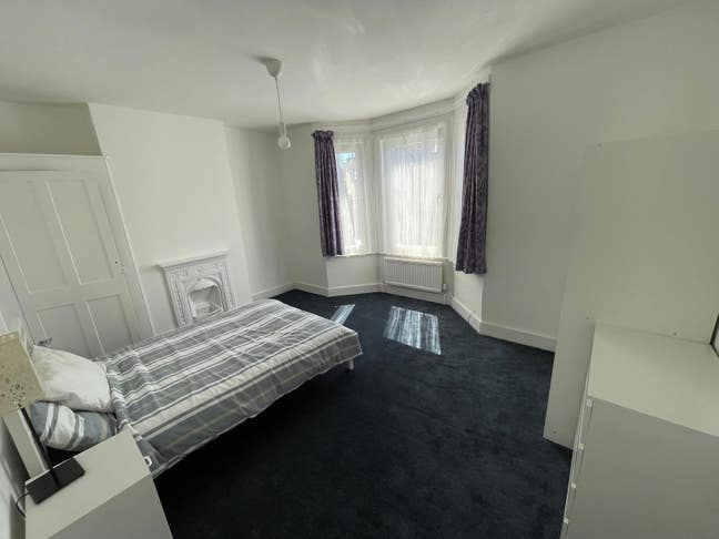 Room for Rent in a shared house.  Main Photo