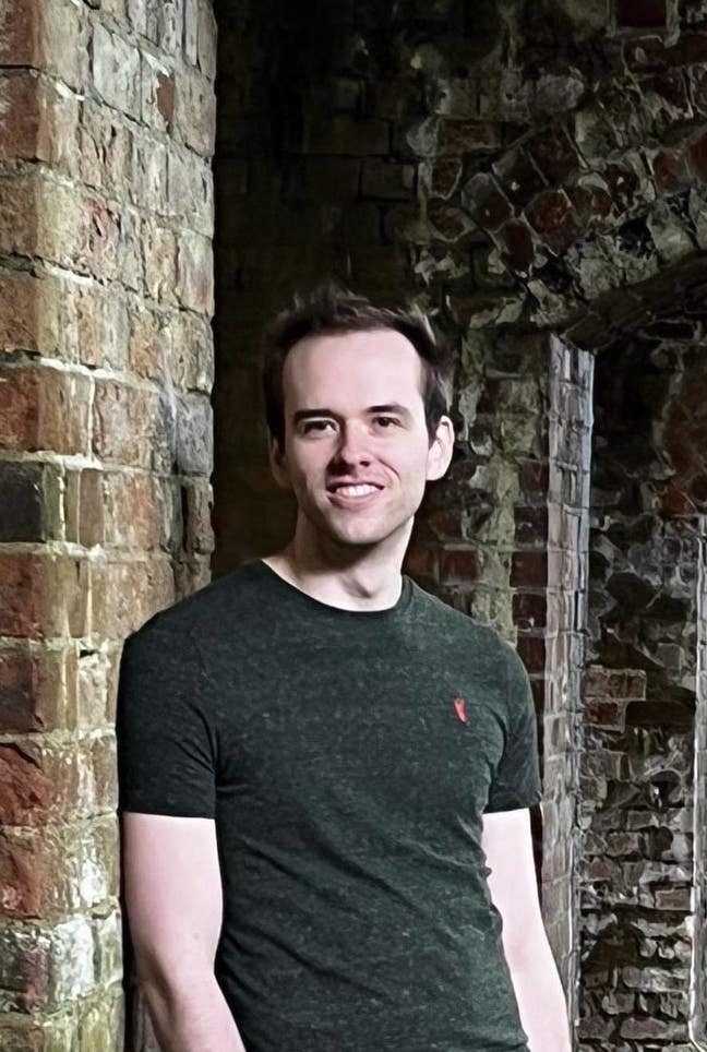 32yr old male professional Main Photo