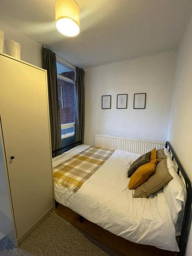 Double room less than 5 mins walk to station  Main Photo