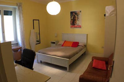 2 Spacious Rooms walking distance to Tower Bridge Main Photo