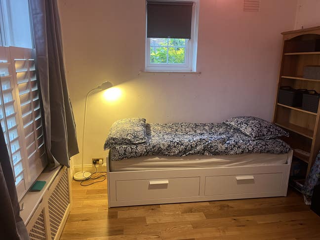 Double room in family home - Hanwell Main Photo