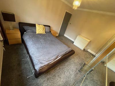 10-15 Mins by Car Watford Junction, Watford Main Photo