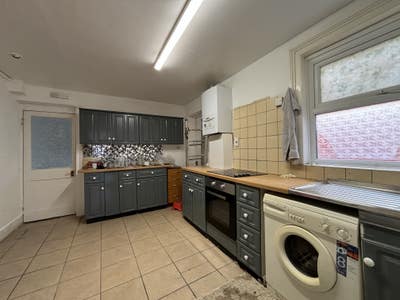 Large house available now  Main Photo