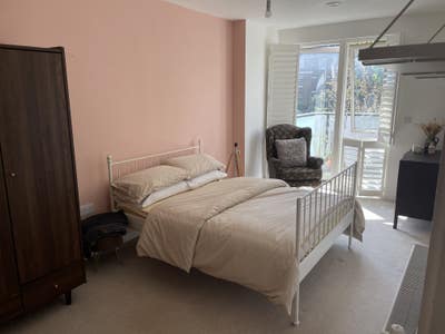 Peckham - Feb 2026 - bathroom/balcony - short-term Main Photo