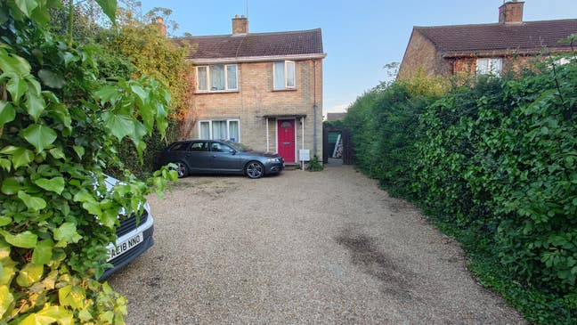 Large double room available in CB4 Main Photo