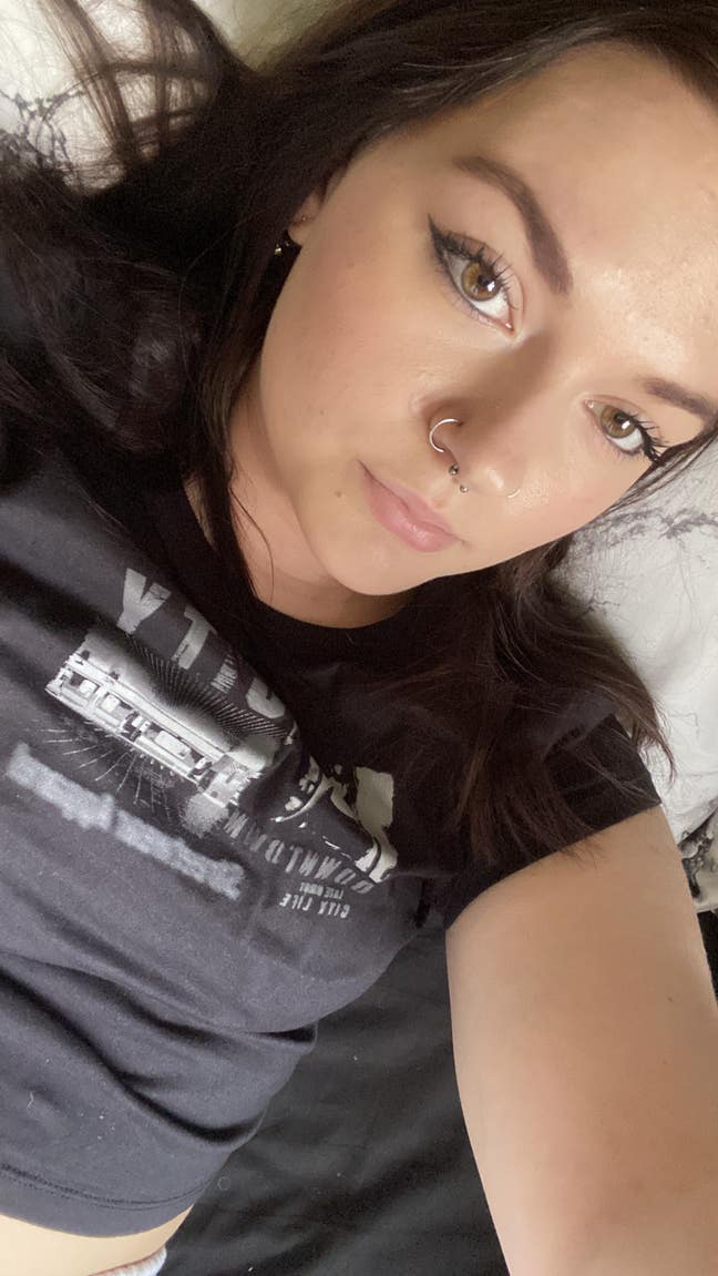 Professional Female seeks a double room Main Photo