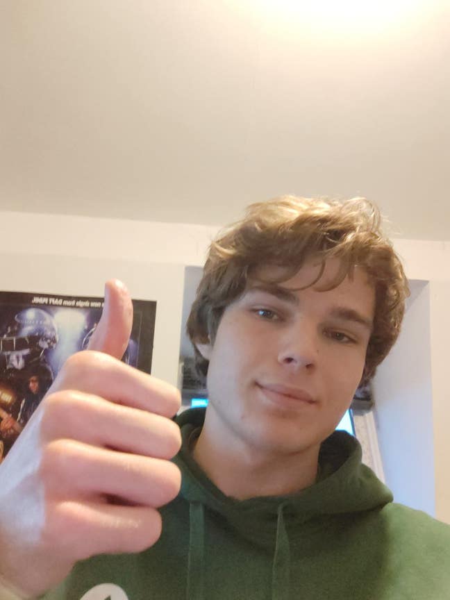 Looking for people to share a room with Main Photo