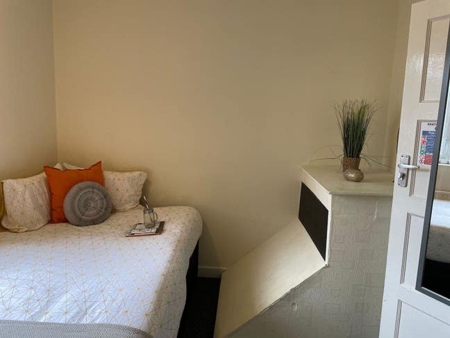 "Friendly Houseshare for Working People in CV4" Main Photo