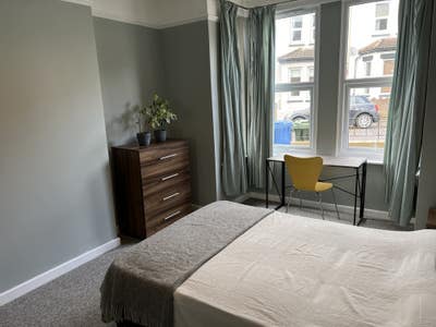 High Quality  room for rent Main Photo