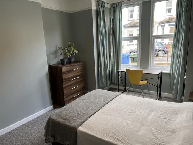 High Quality  room for rent Main Photo