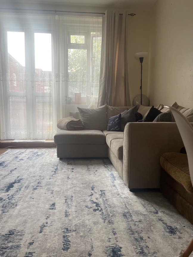 Double bedroom in Zone 2 Main Photo