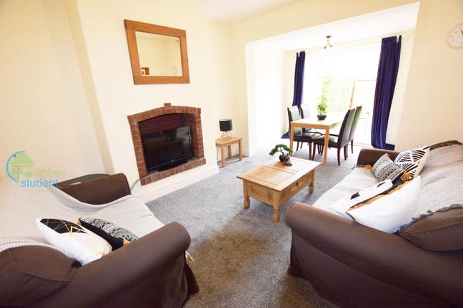 Male  Student  House 1 room available  -  CH1 Main Photo
