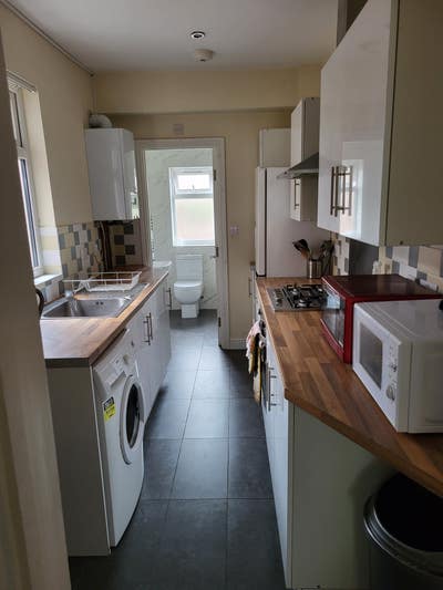 3 bedroom house for let in central Earlsdon Main Photo