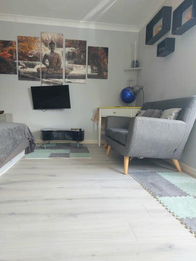 Bright Studio Flat for Rent Bill  Parking Included Main Photo