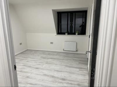 Double bedroom with en-suite / parking / bill inc Main Photo