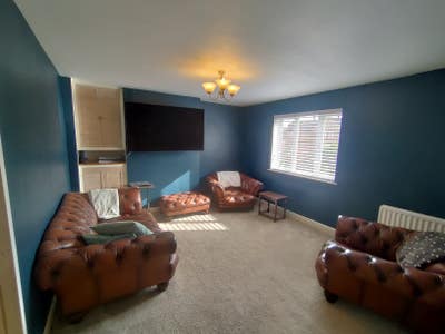 2  Rooms Brentford Middx (Cherry) Main Photo