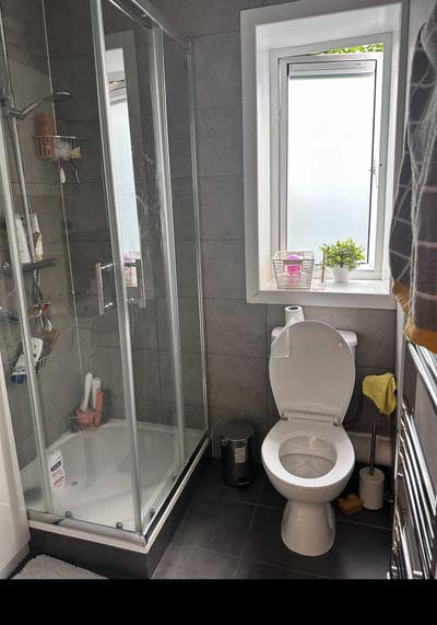 Rooms available near kings college hospital  Main Photo