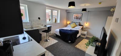 🔥LuxuryApartment BillsIncluded RollsRoyce Bombard Main Photo