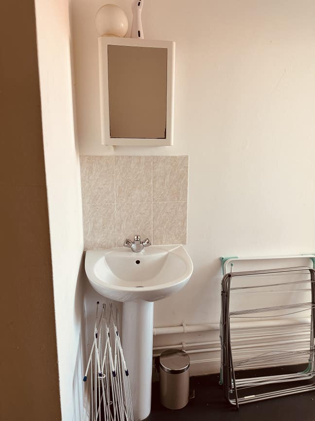 Double Bedroom in SW19 Main Photo
