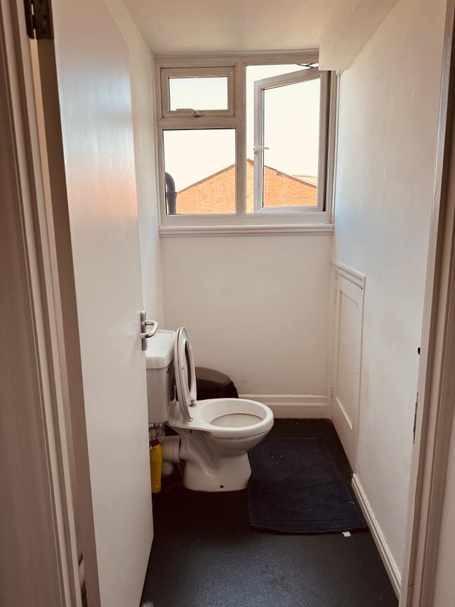 Double Bedroom in SW19 Main Photo