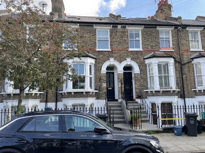 Raised ground floor apartment, Victoria Park Main Photo