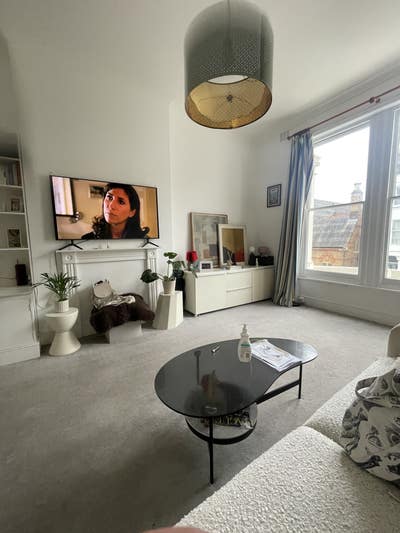 Gorgeous Airy 1 Bedroom Kensington Olympia Main Photo