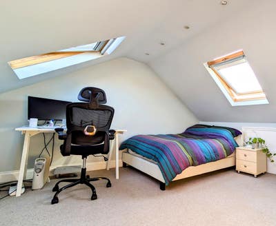 Quiet Loft room near Canary Wharf Main Photo