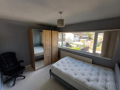 Theale House Share Main Photo