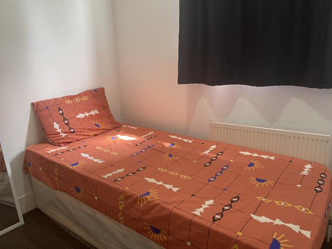 Single Room Main Photo