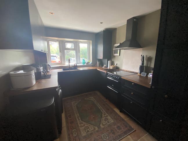 Fully Furnished Single Room 800pcm including bills Main Photo
