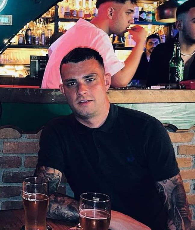 Looking for a double room/bedsit Main Photo