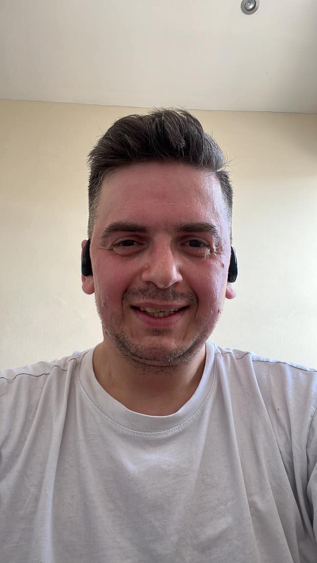 Professional Male seeks a single or double room Main Photo