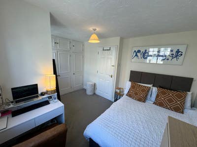 Double Room in Clapham North Main Photo