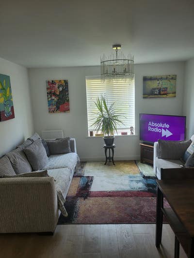 Mid size double room Main Photo